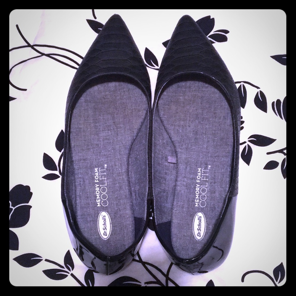Memory foam pointy black flats 7.5M